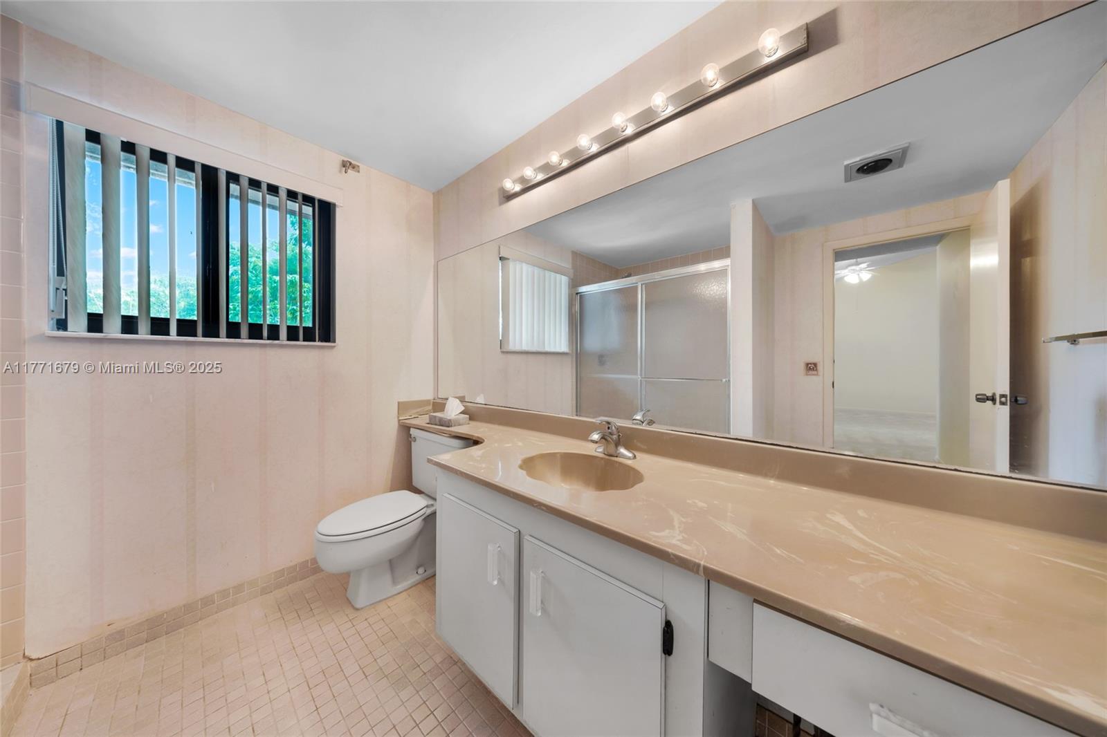 594 NE 199th Ter #4Y, Miami, Florida image 30