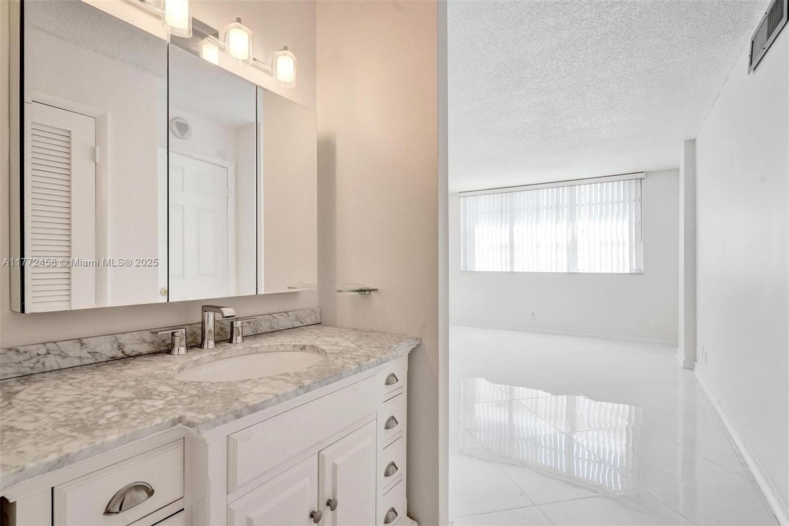 3113 S Ocean Dr #410, Hallandale Beach, Florida image 14