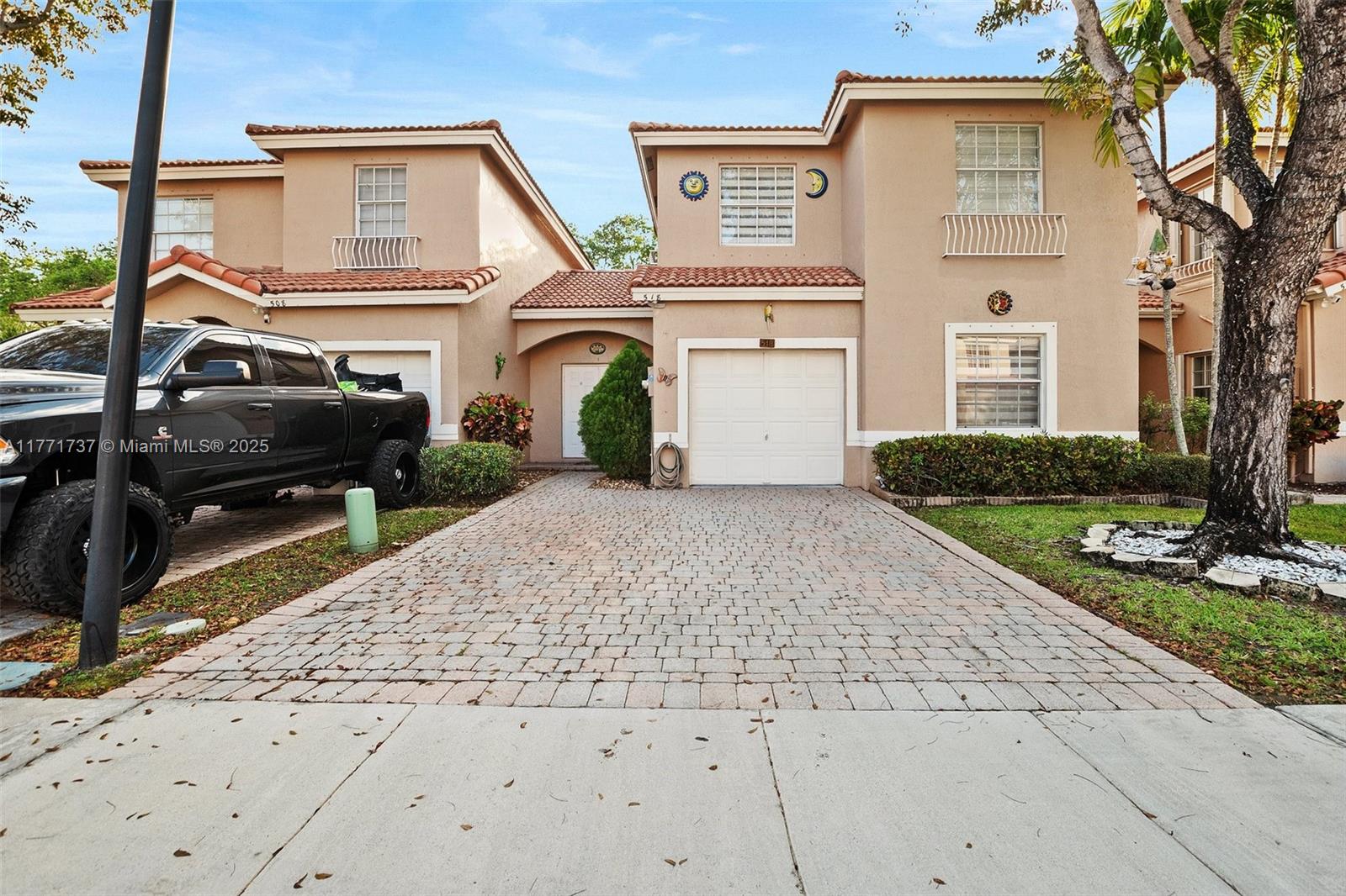 518 NW 130th Way, Pembroke Pines, Florida image 1
