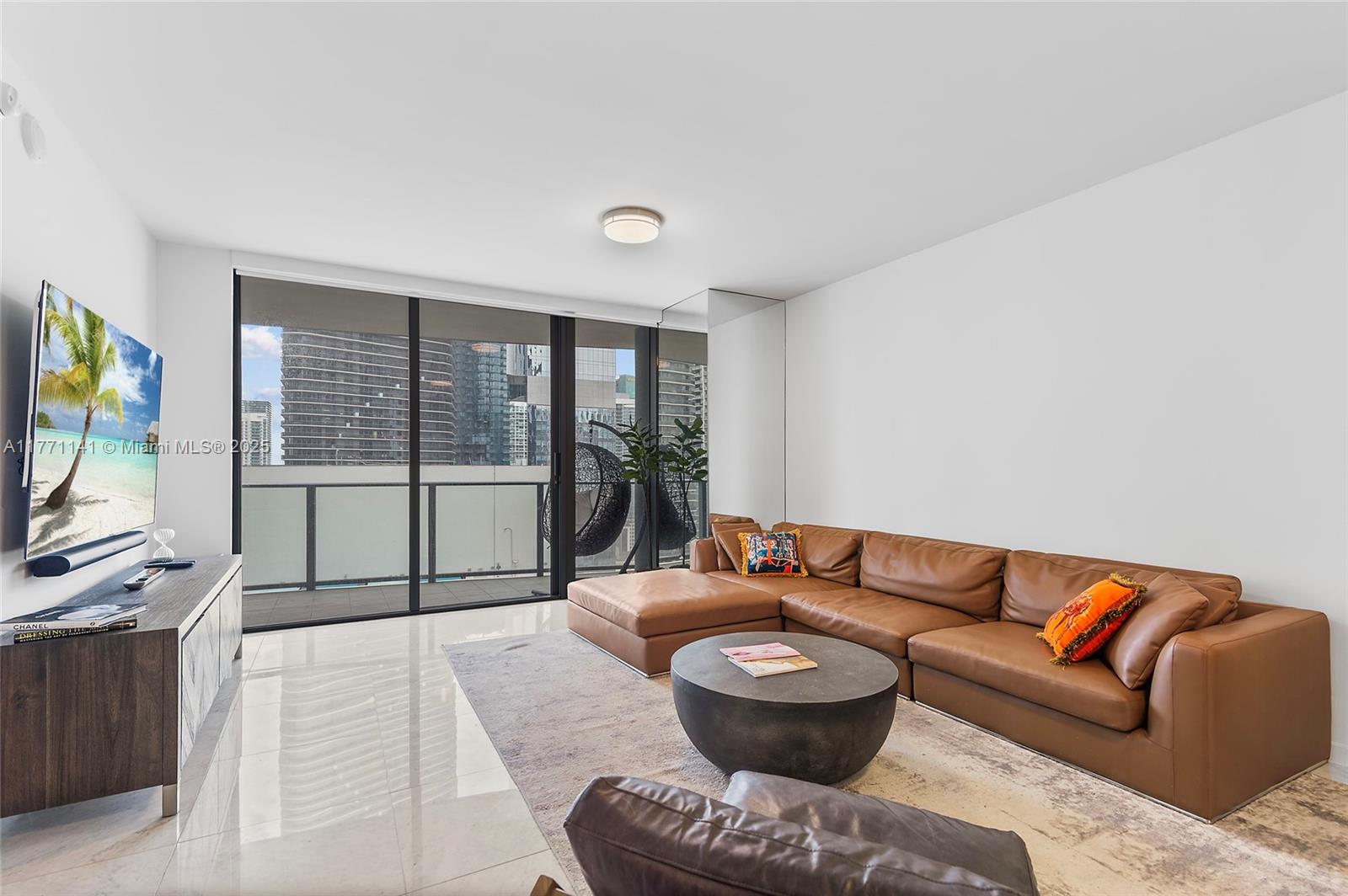 1000 Brickell Plz #2514, Miami FL 33131