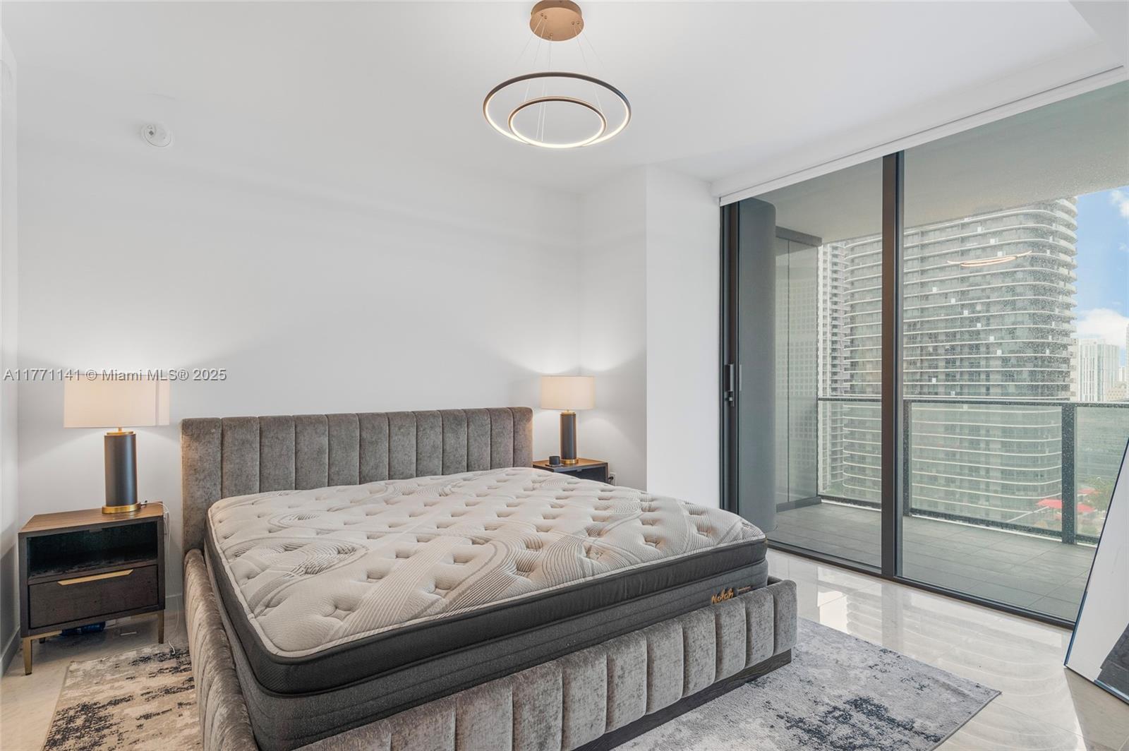 1000 Brickell Plz #2514, Miami FL 33131