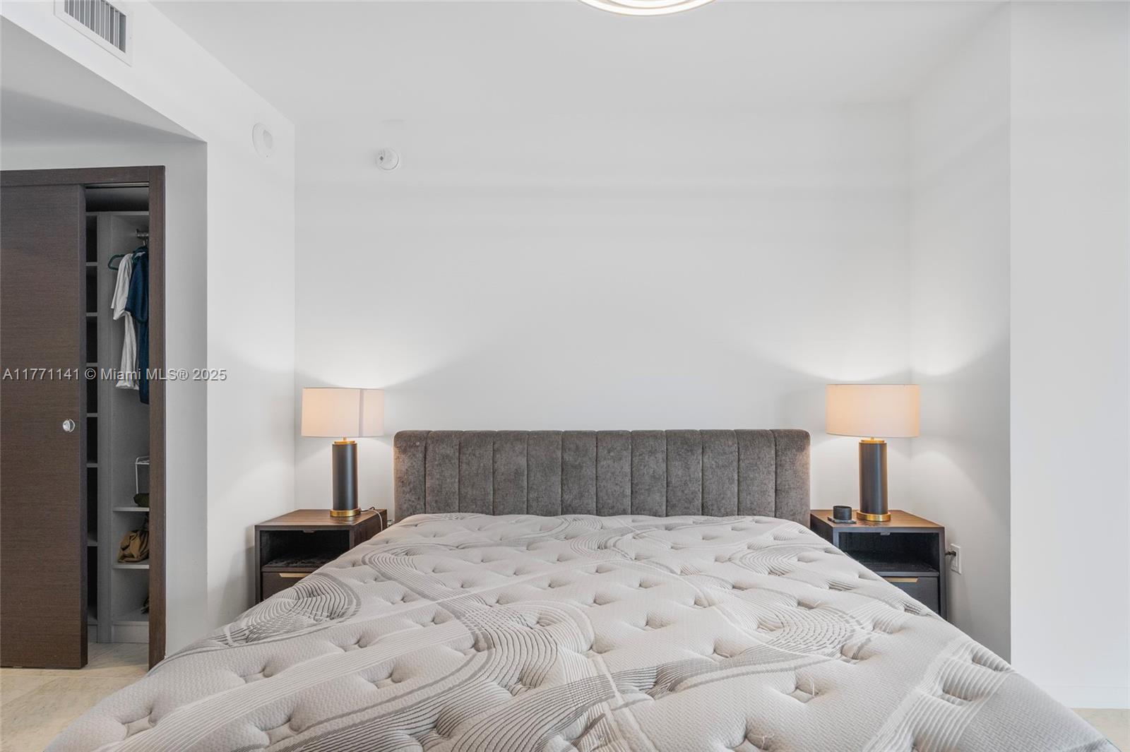 1000 Brickell Plz #2514, Miami FL 33131