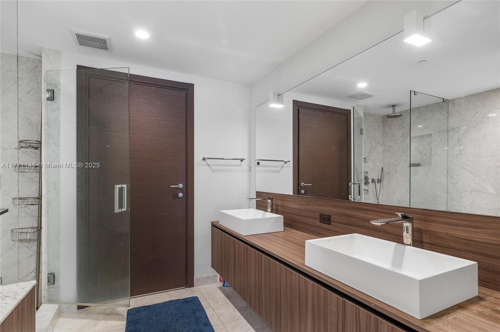1000 Brickell Plz #2514, Miami FL 33131