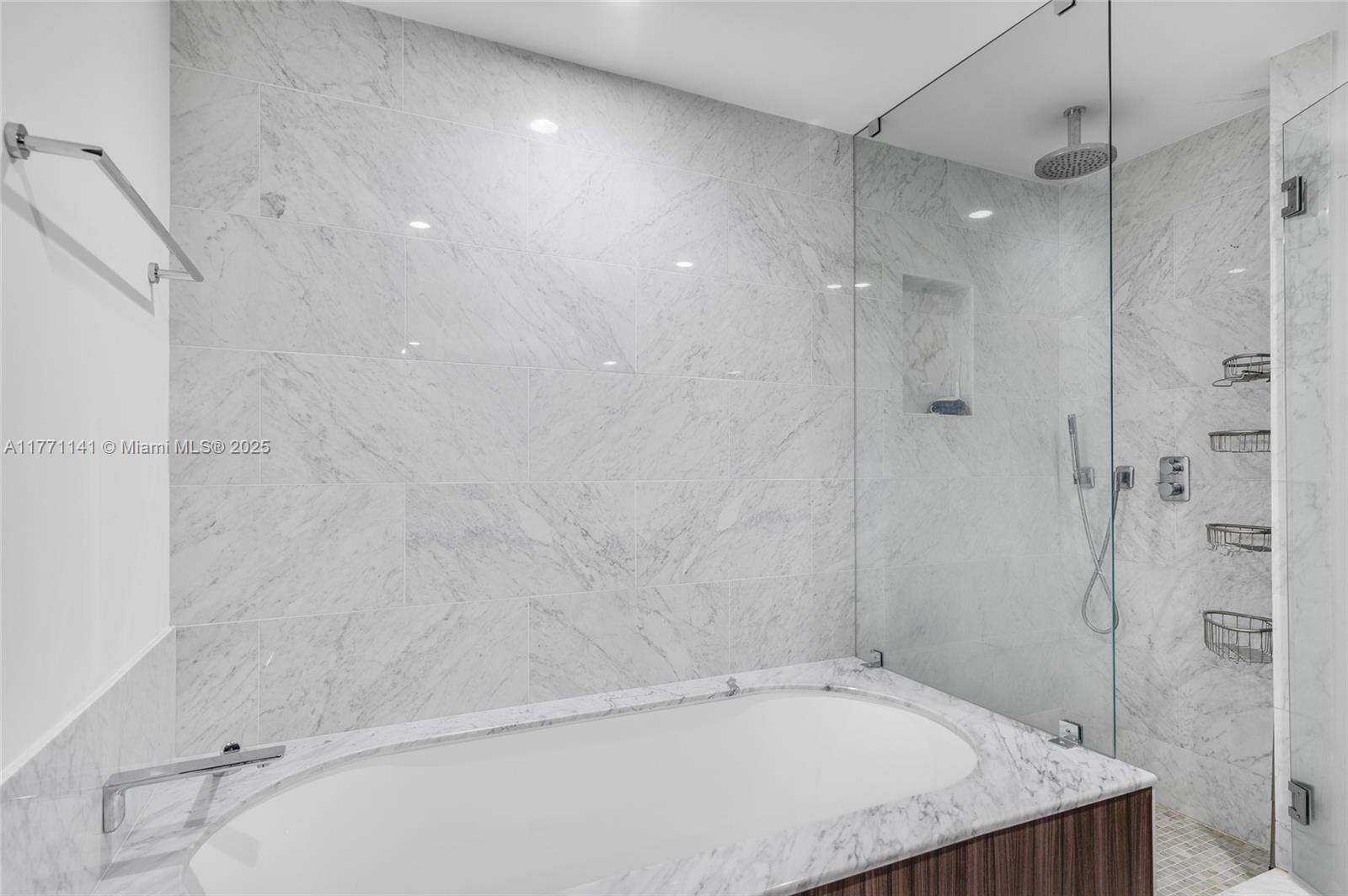 1000 Brickell Plz #2514, Miami FL 33131