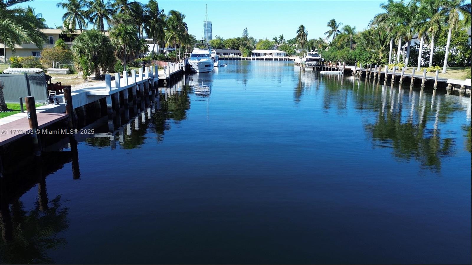 460 Holiday Dr, Hallandale Beach, Florida image 24