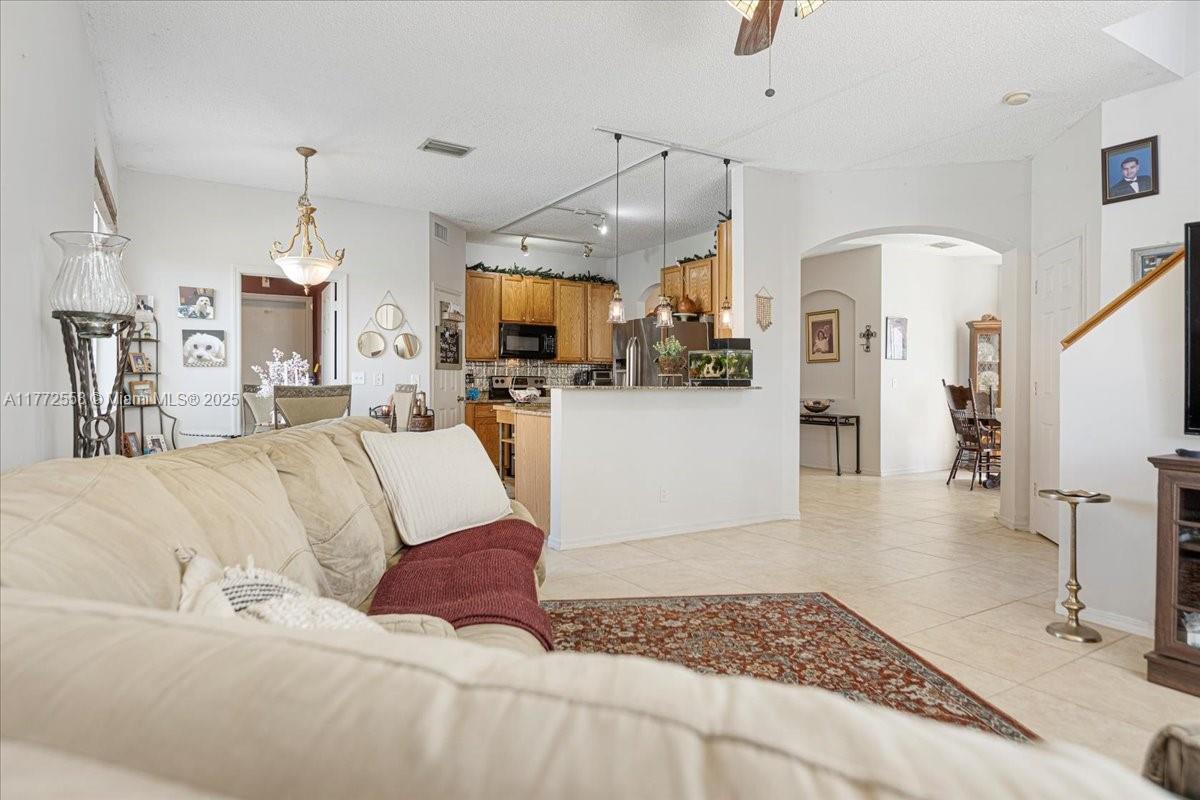 3745 Woodfield Ct, Coconut Creek, Florida image 14