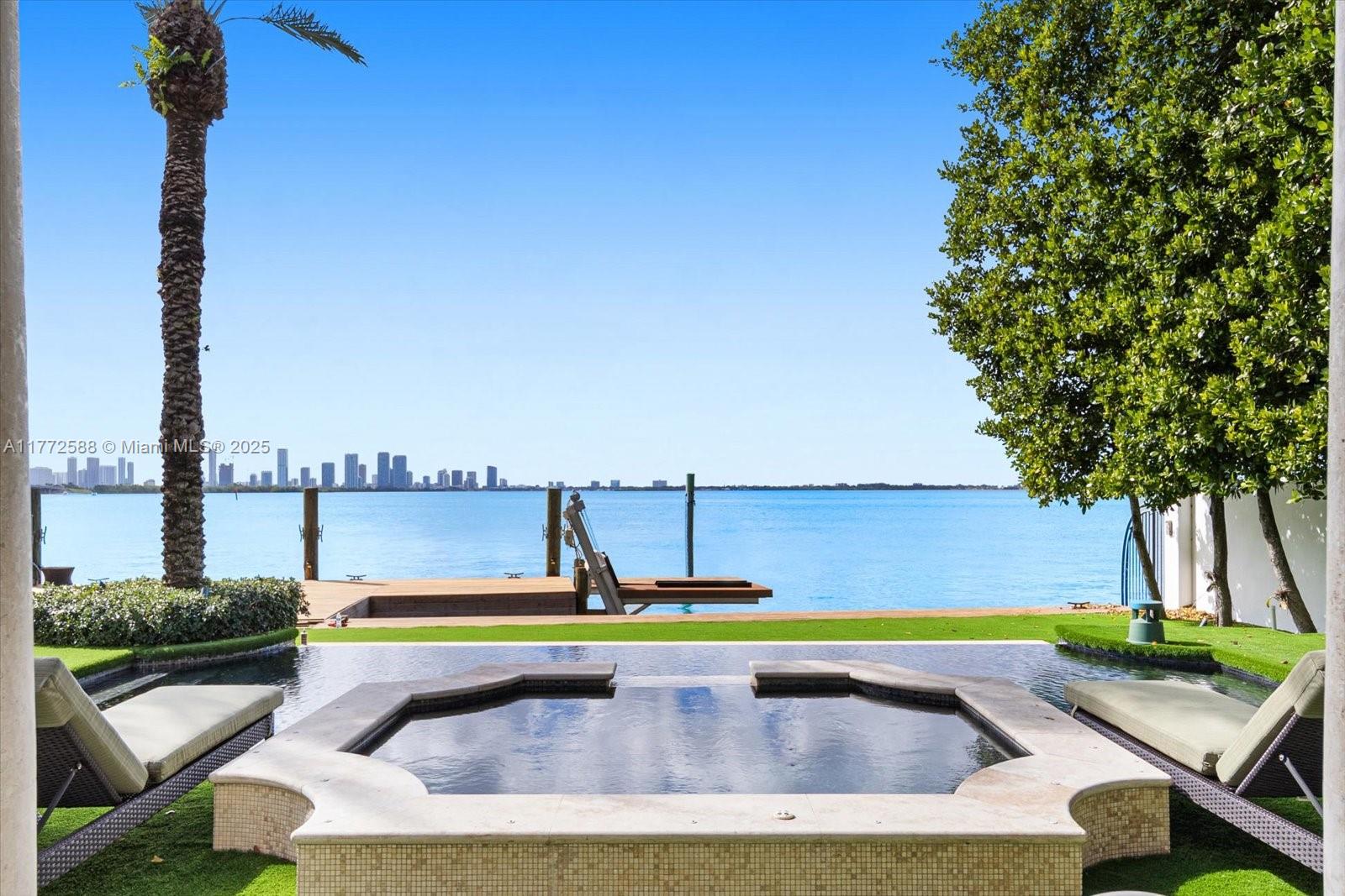 4340 Bay Rd Miami Beach, FL 33140