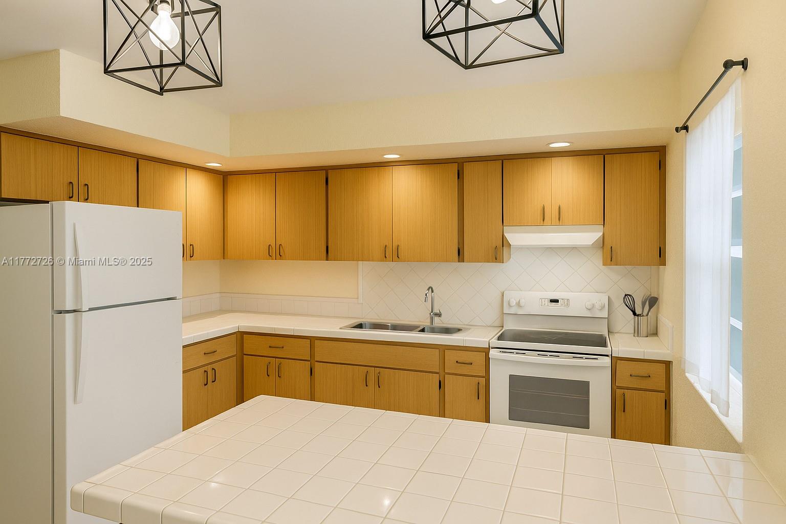 6133 SW 62nd Ter, South Miami, Florida image 2