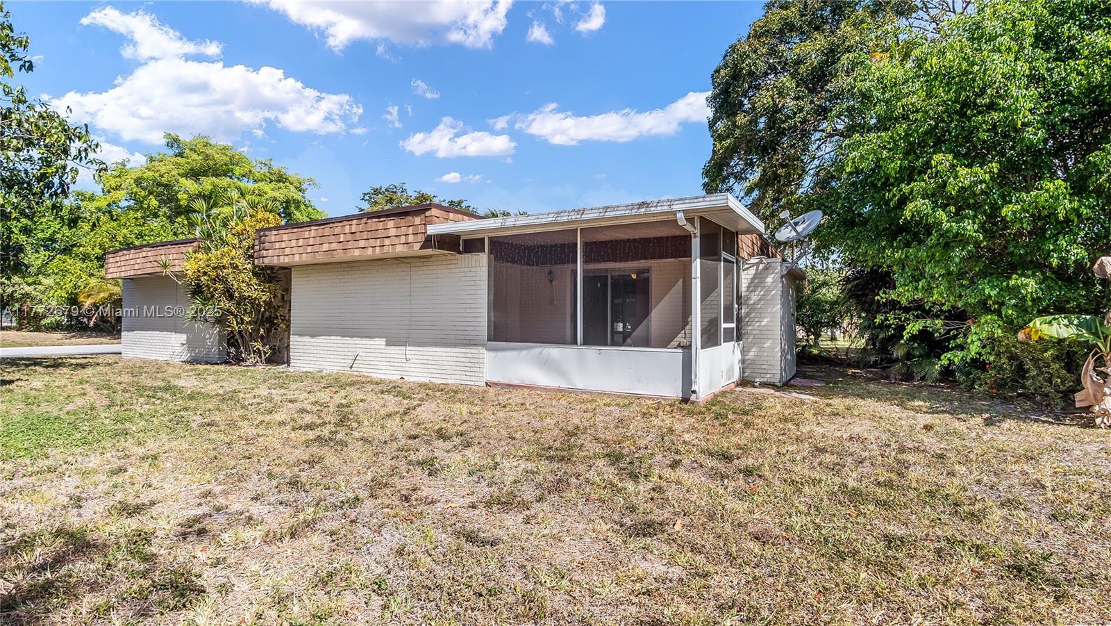 6102 White Oak Ln, Tamarac, Florida image 34