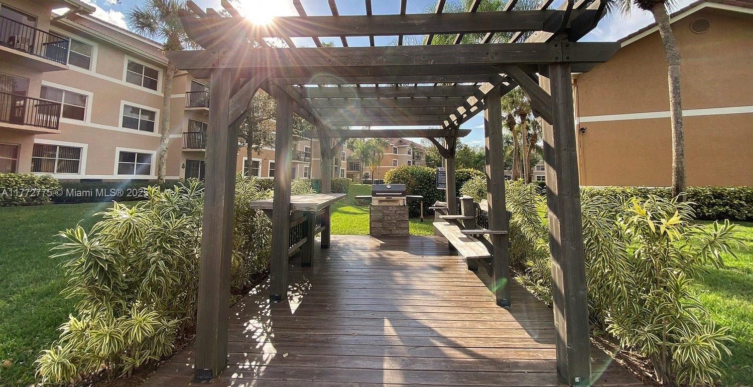 8801 Wiles Rd #108, Coral Springs, Florida image 2