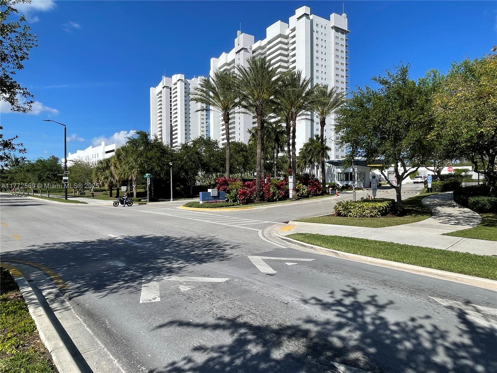 14951 Royal Oaks Ln #808, North Miami, Florida image 1
