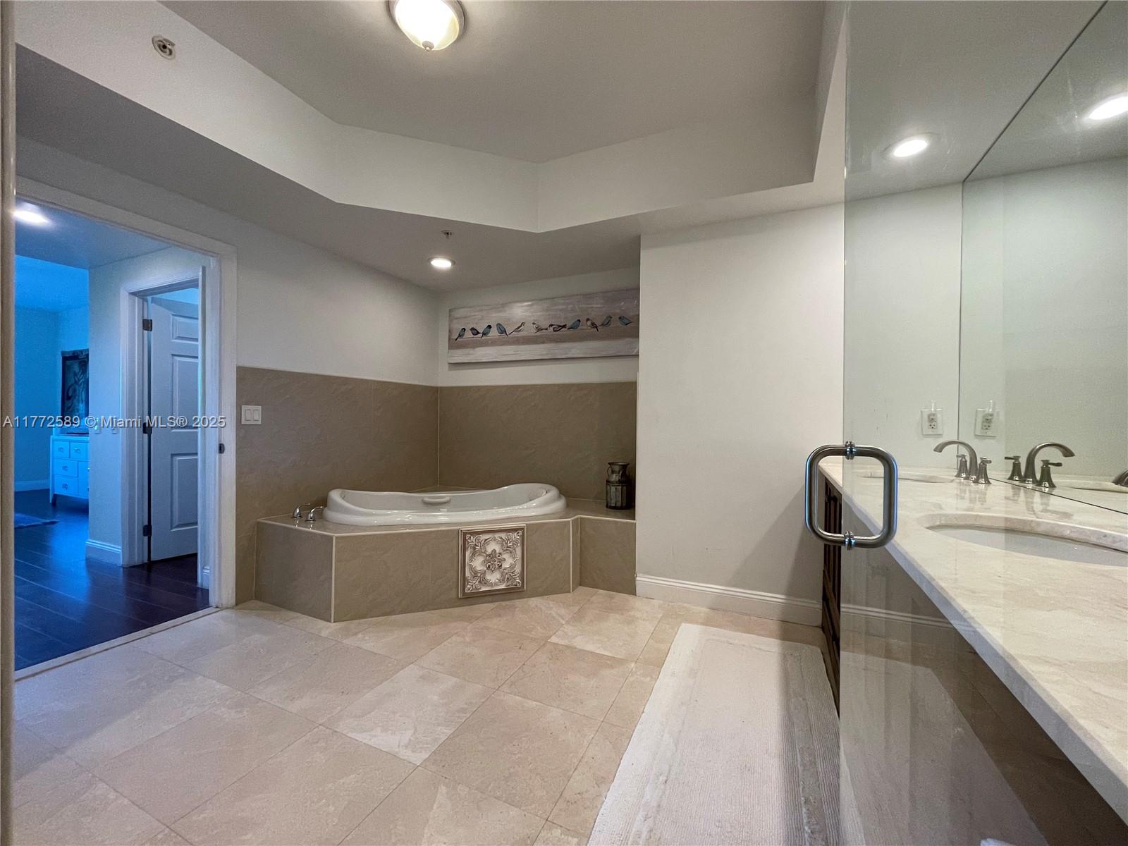 14951 Royal Oaks Ln #808, North Miami, Florida image 20
