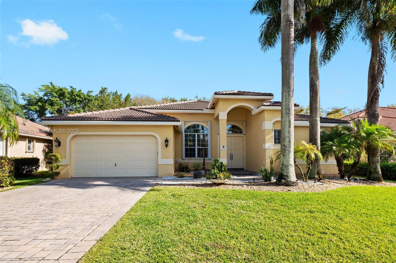 2510 Jardin Dr, Weston, Florida image 1