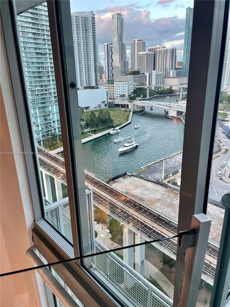 690 SW 1st Ct #1922, Miami FL 33130