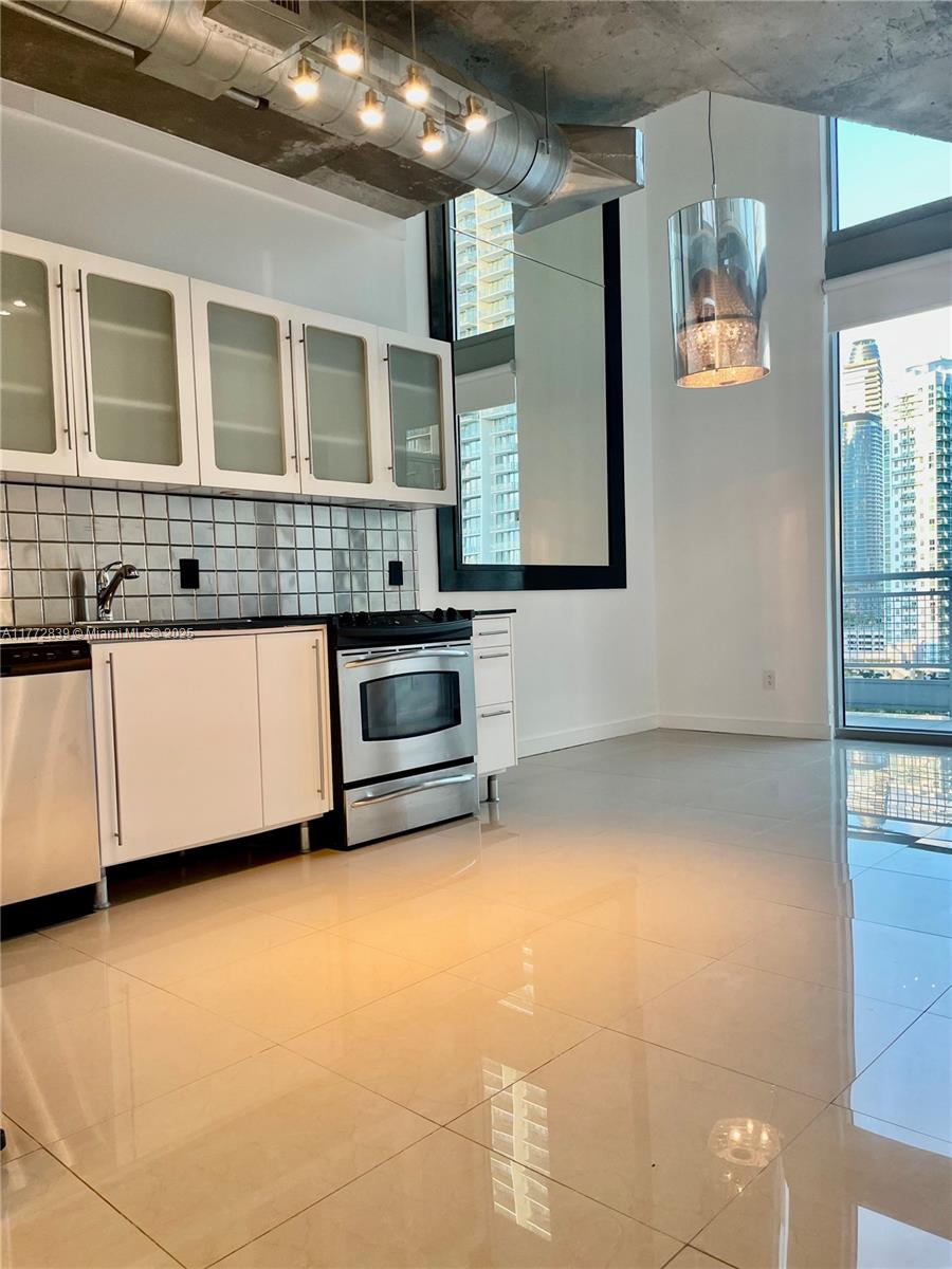 690 SW 1st Ct #1922, Miami FL 33130