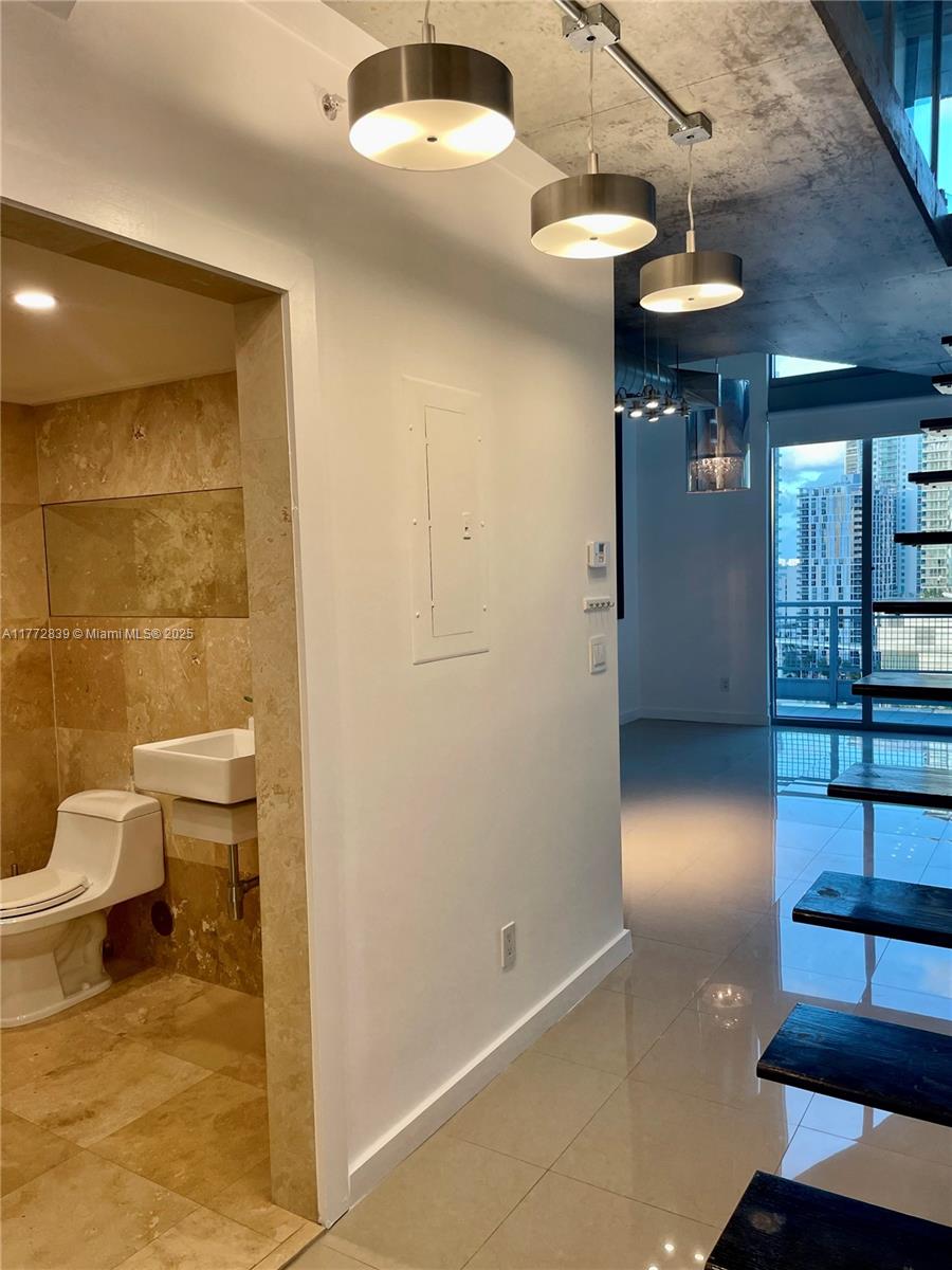 690 SW 1st Ct #1922, Miami FL 33130