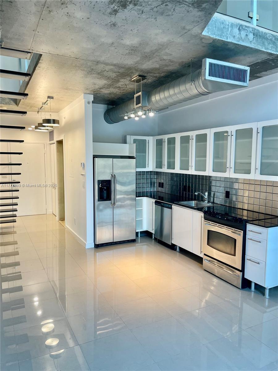 690 SW 1st Ct #1922, Miami FL 33130