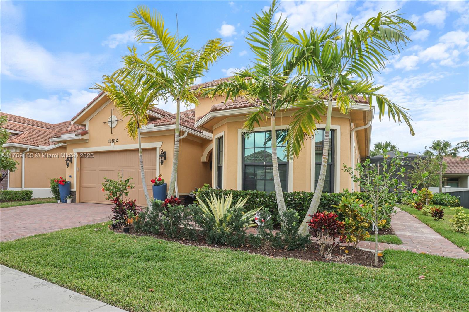 11812 S Cantal Cir S, Parkland, Florida image 1
