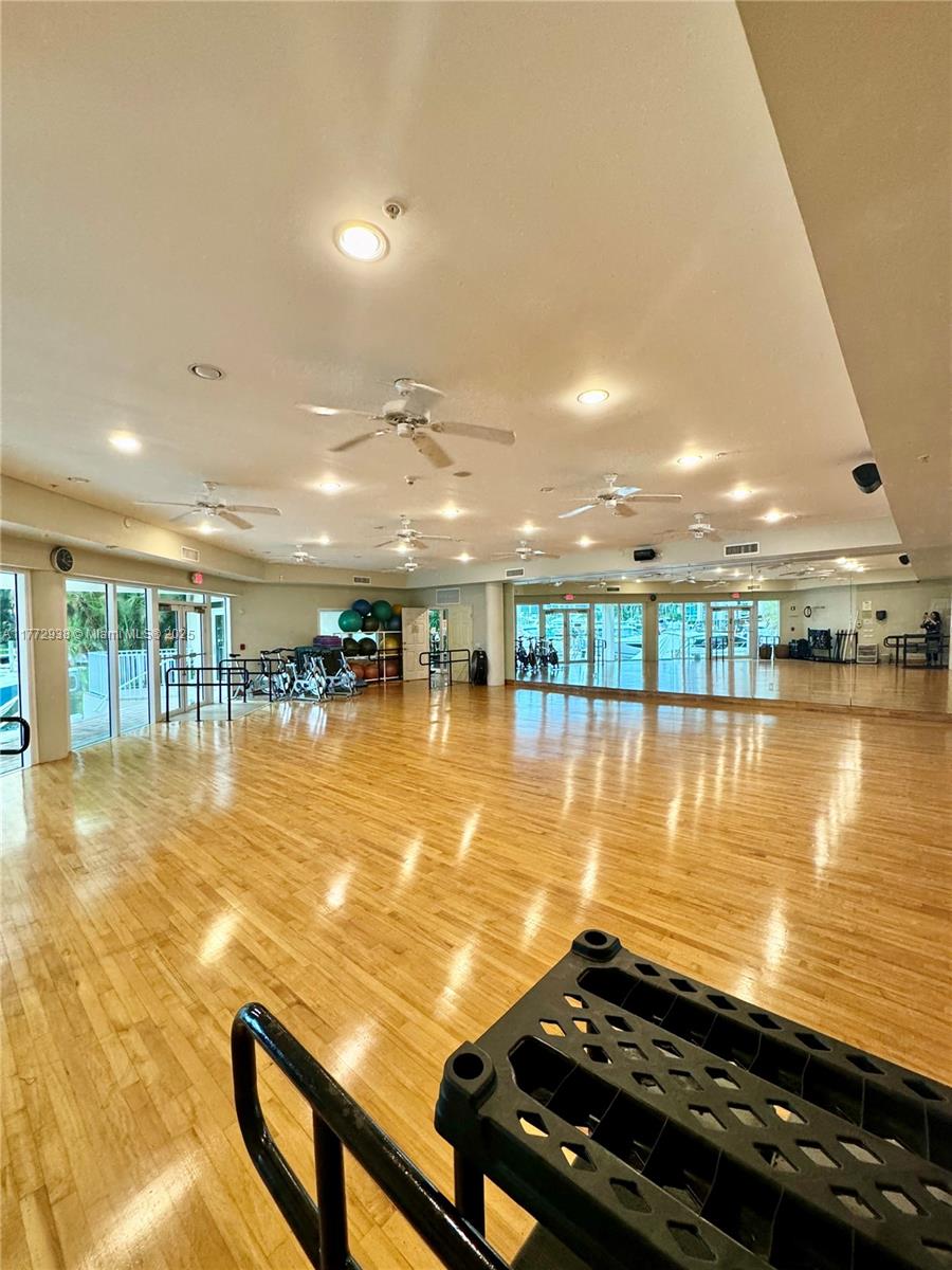 3330 NE 190th St #TH18, Aventura, Florida image 35