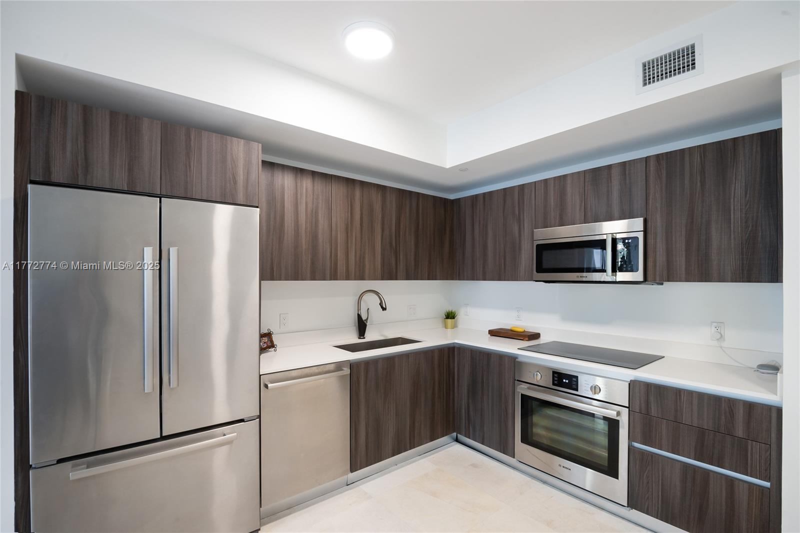 Condo for Sale in Miami, FL