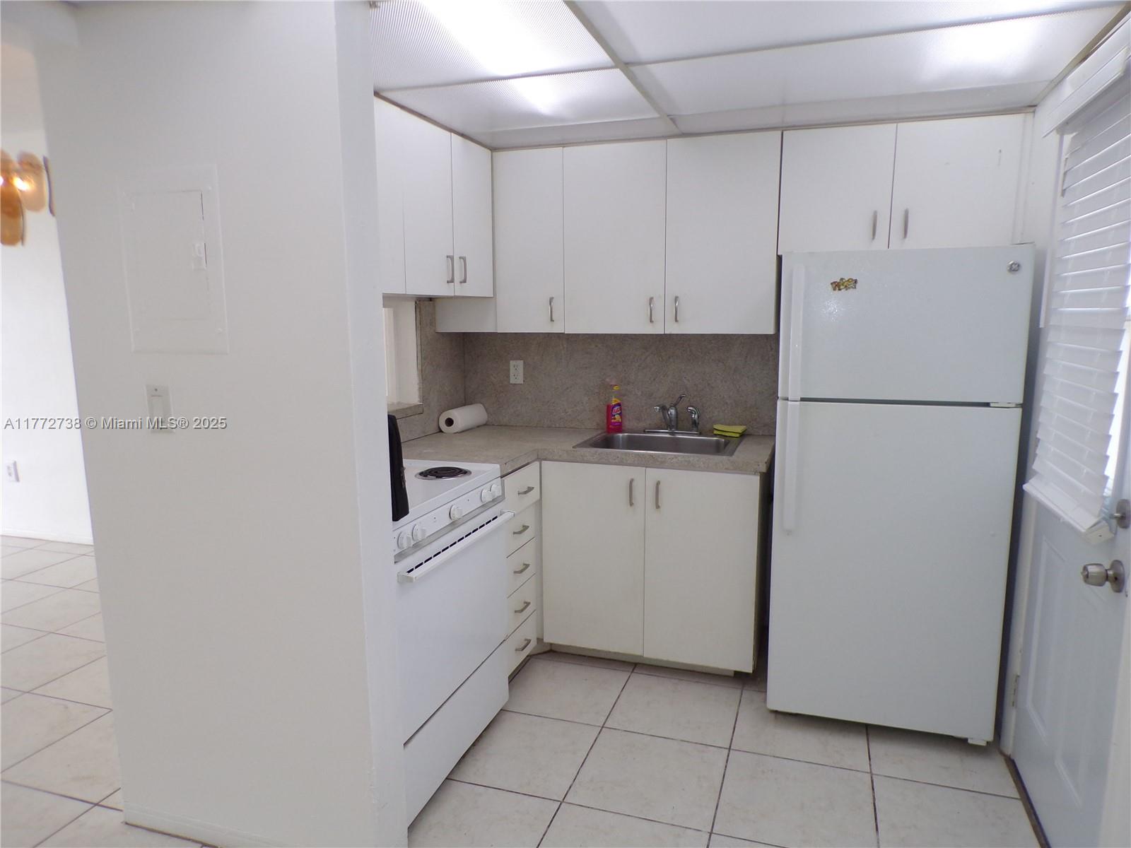 2920 Point East Dr #N111, Aventura, Florida image 16