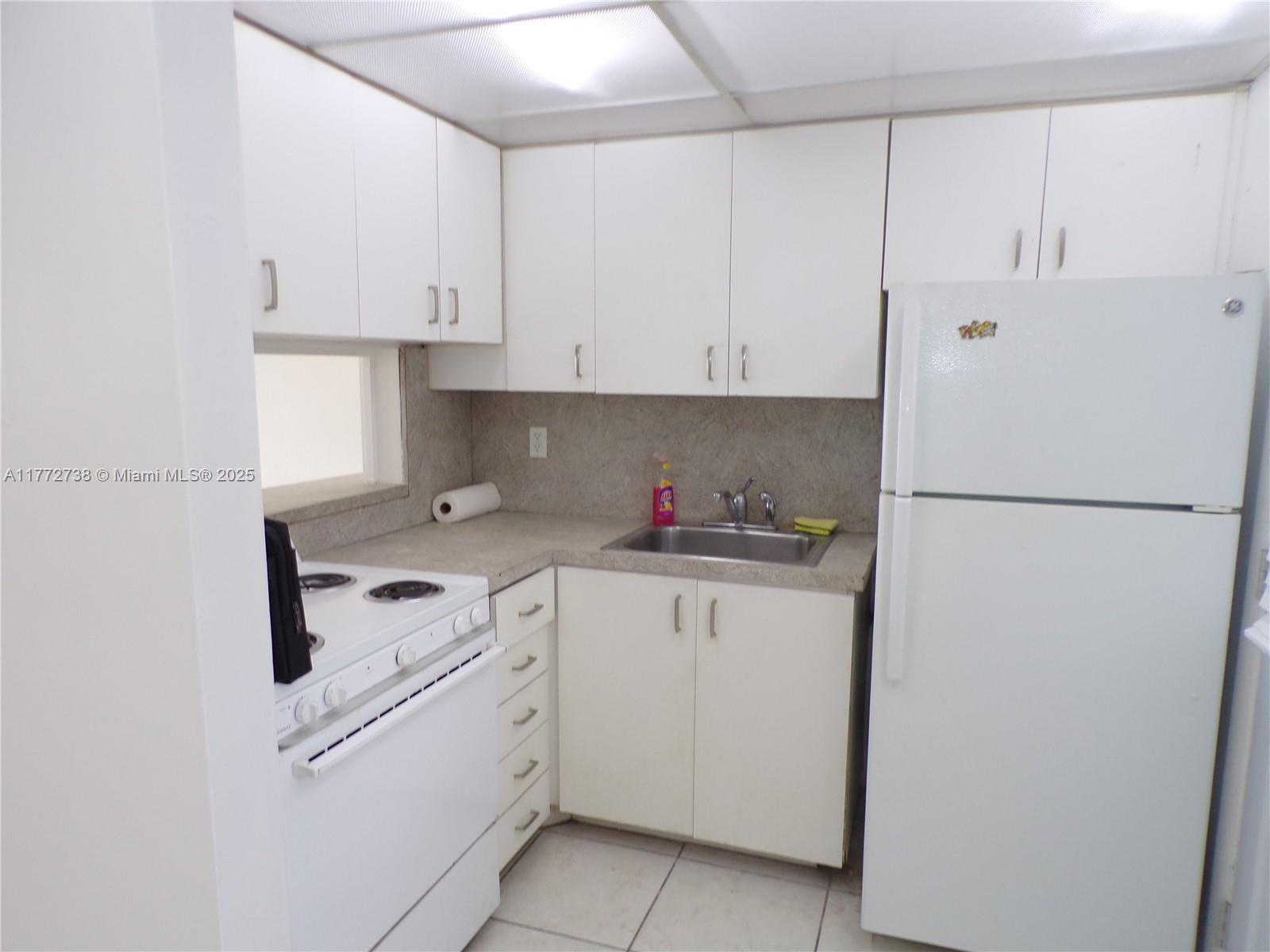 2920 Point East Dr #N111, Aventura, Florida image 17