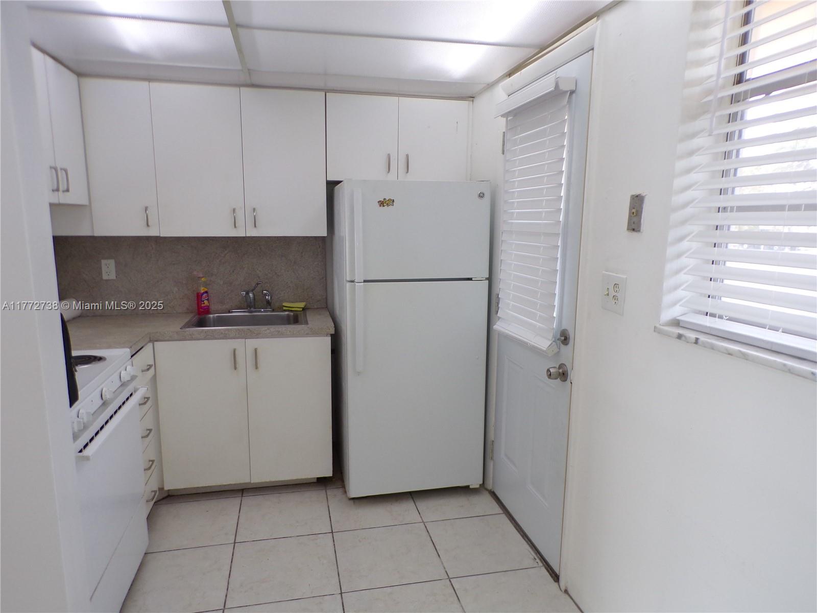 2920 Point East Dr #N111, Aventura, Florida image 18