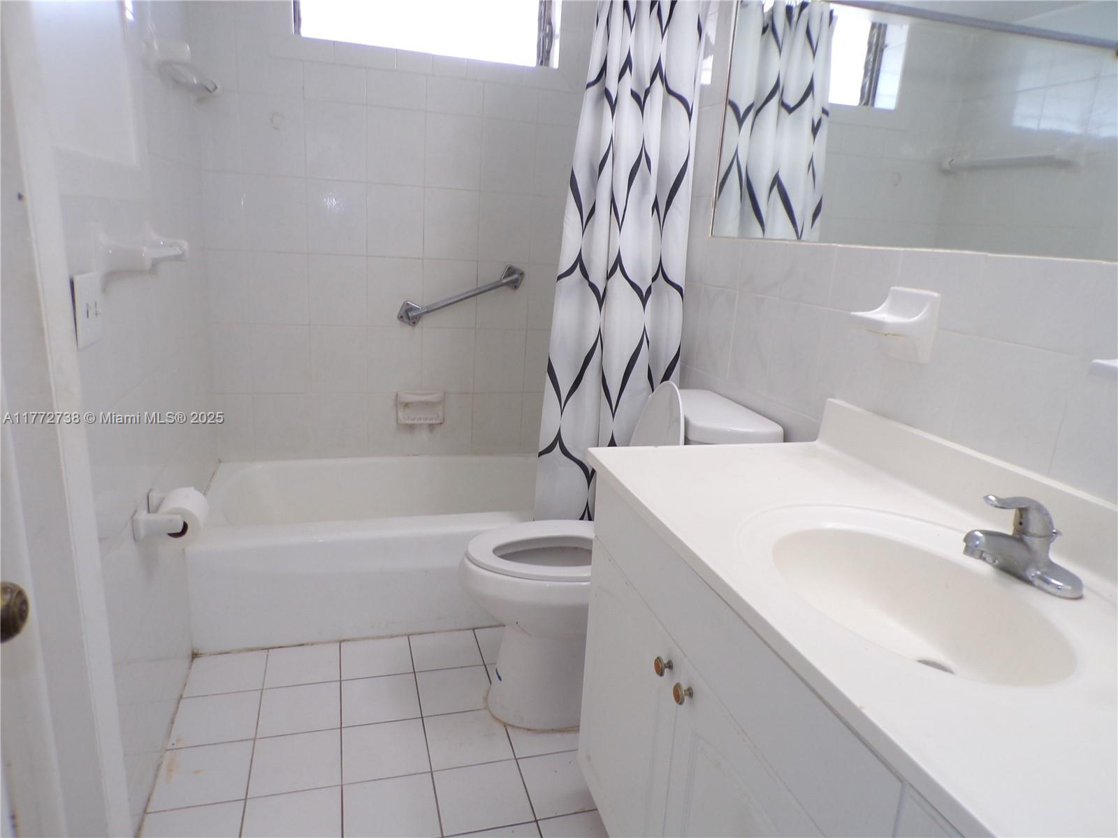 2920 Point East Dr #N111, Aventura, Florida image 31