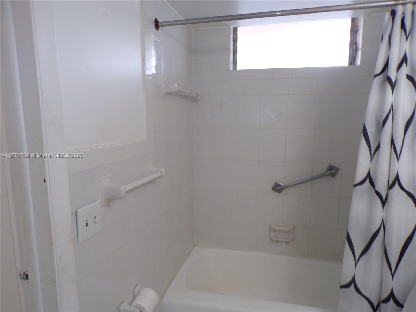 2920 Point East Dr #N111, Aventura, Florida image 35