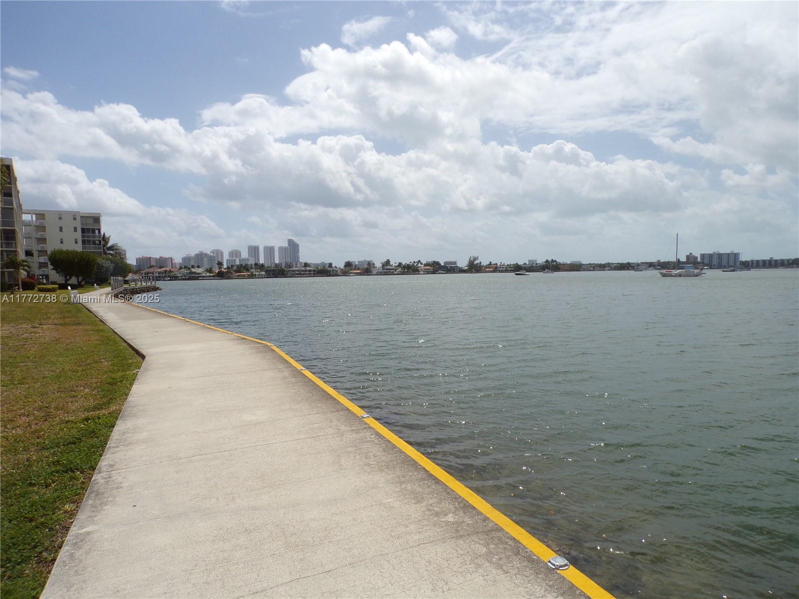 2920 Point East Dr #N111, Aventura, Florida image 44