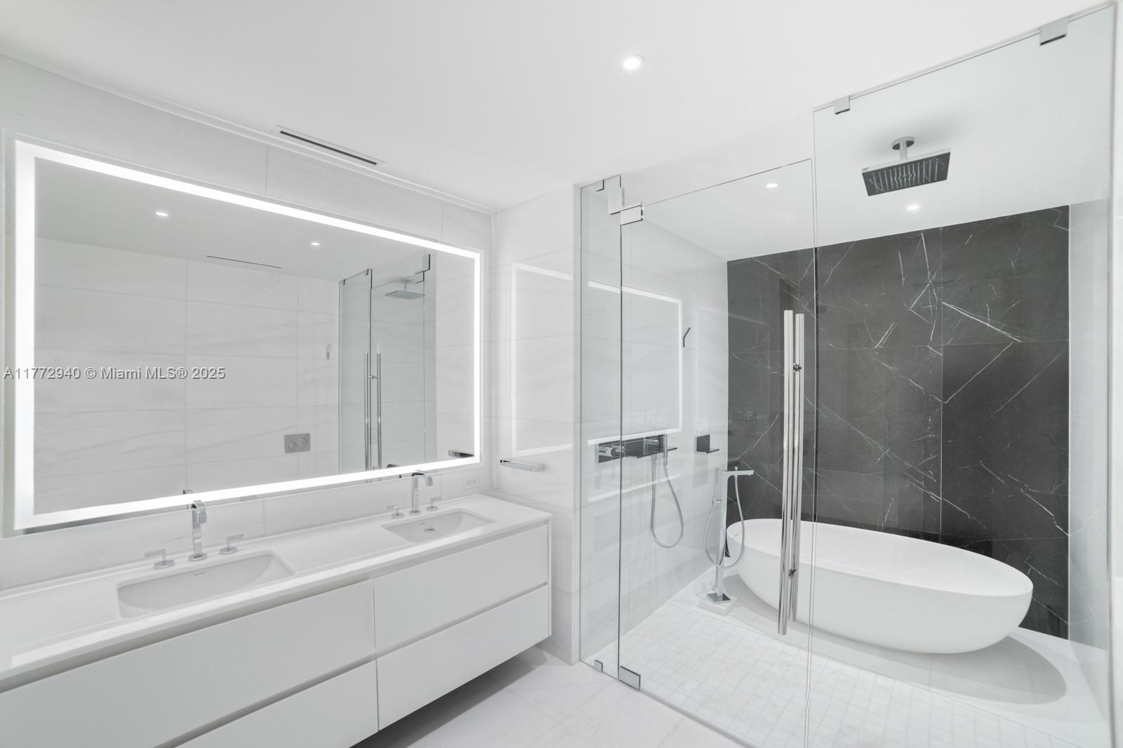 Apartamento à Venda em Miami, FL
