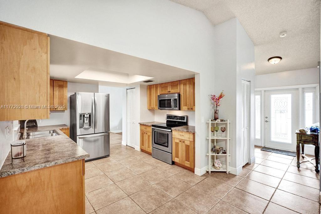 2840 NW 112th Ter, Plantation, Florida image 5