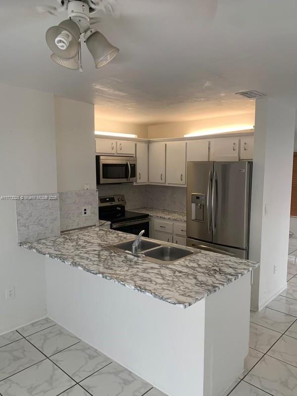 3900 SW 52nd Ave #601, Pembroke Park, Florida image 9