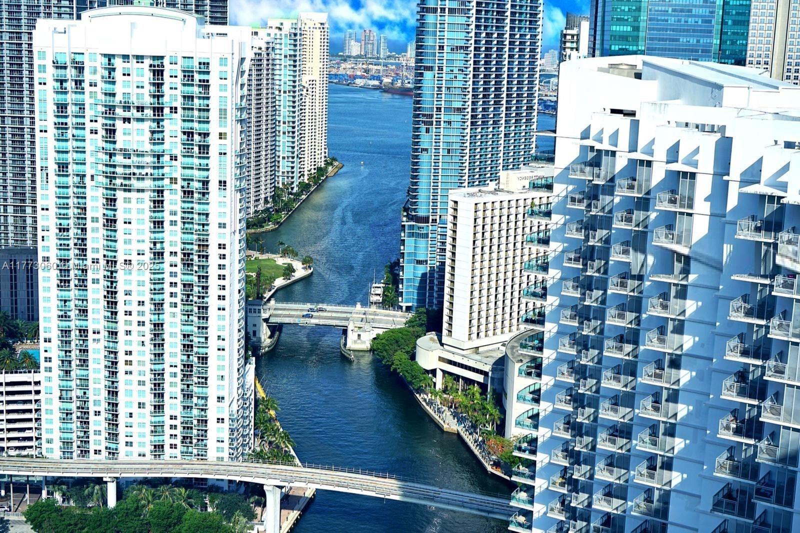 Condo for Sale in Miami, FL
