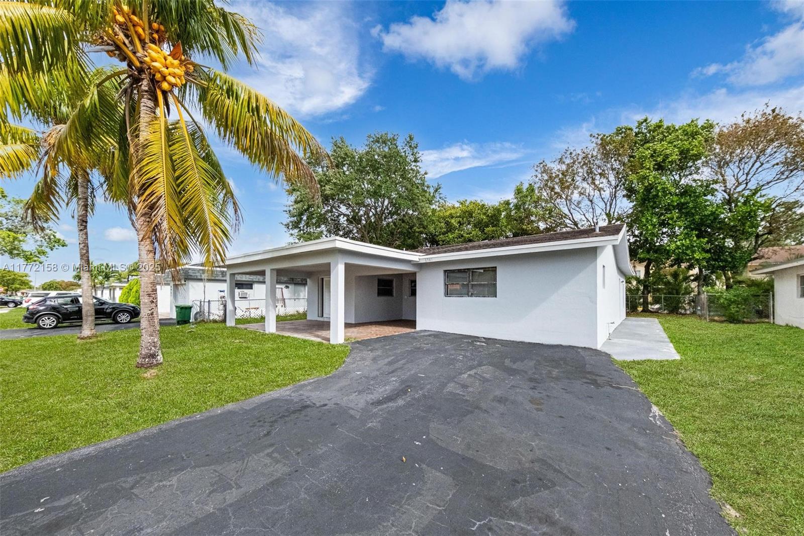6941 NW 84th St, Tamarac, Florida image 4