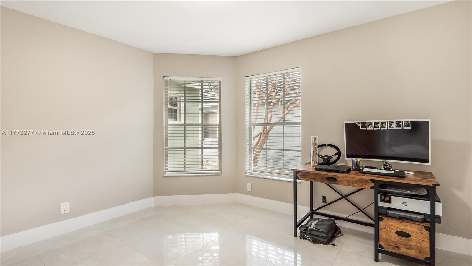 2719 Arrowwood Ct, Davie, Florida image 6