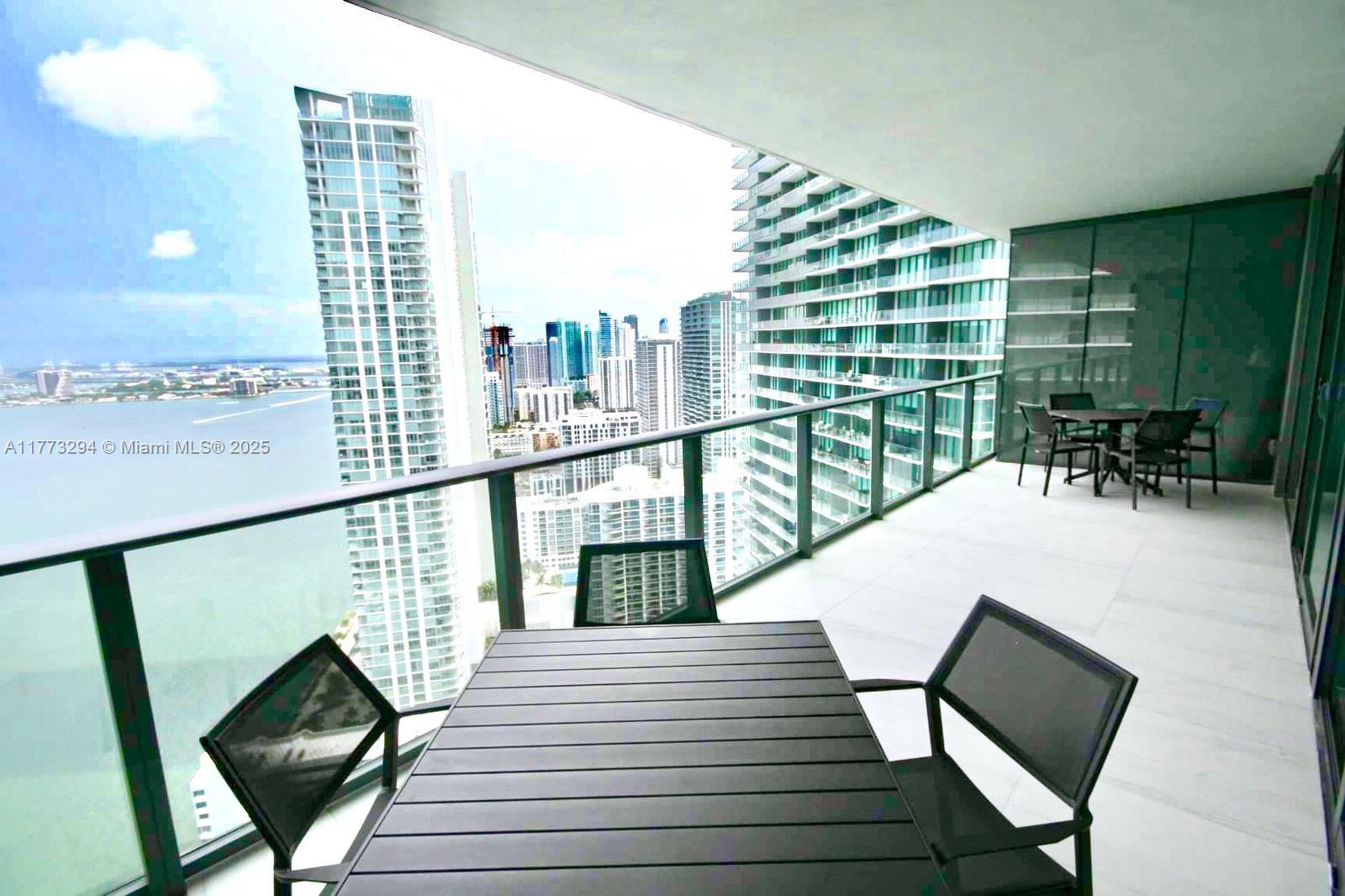 Paraiso Bay #3806