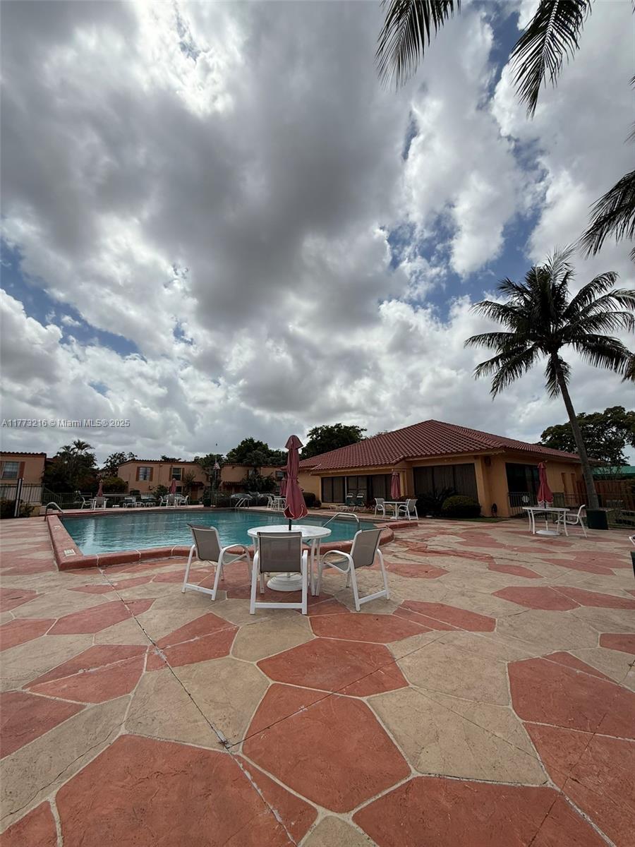 7100 Fairway Dr #K10, Miami Lakes, Florida image 31