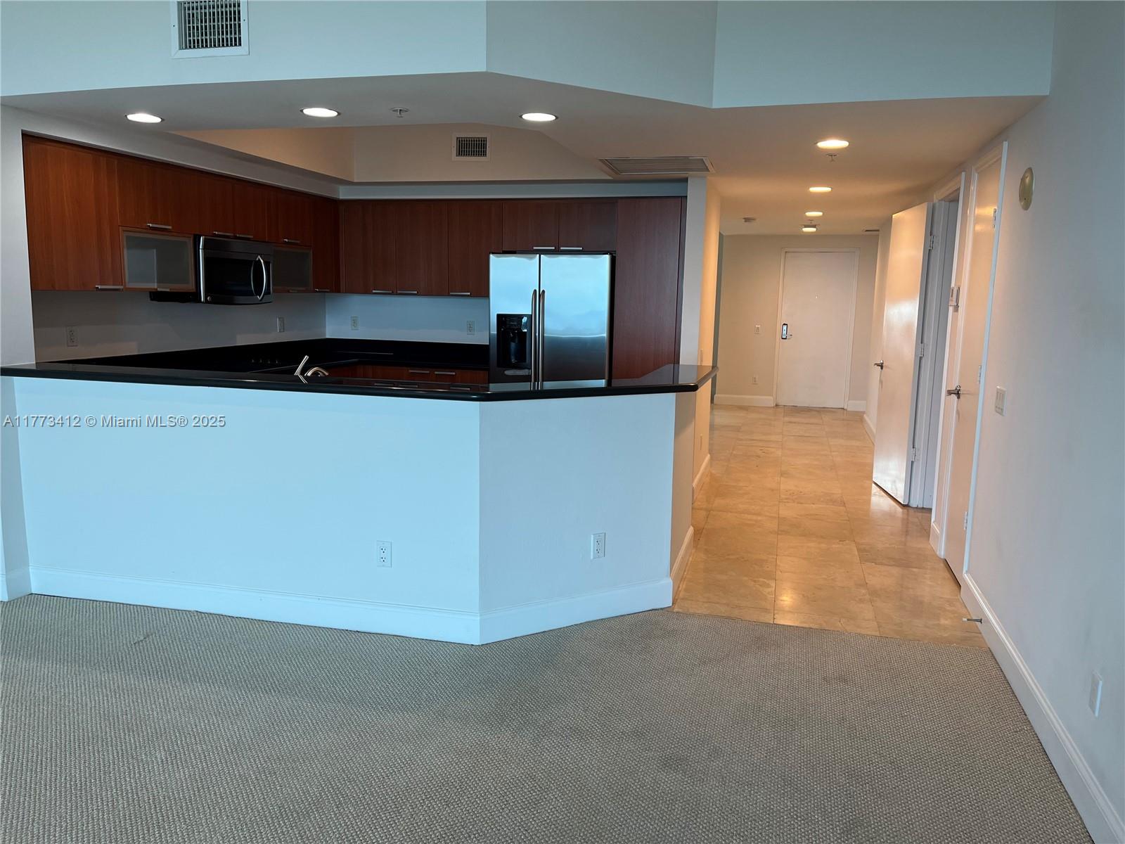 14951 Royal Oaks Ln #2206, North Miami, Florida image 4
