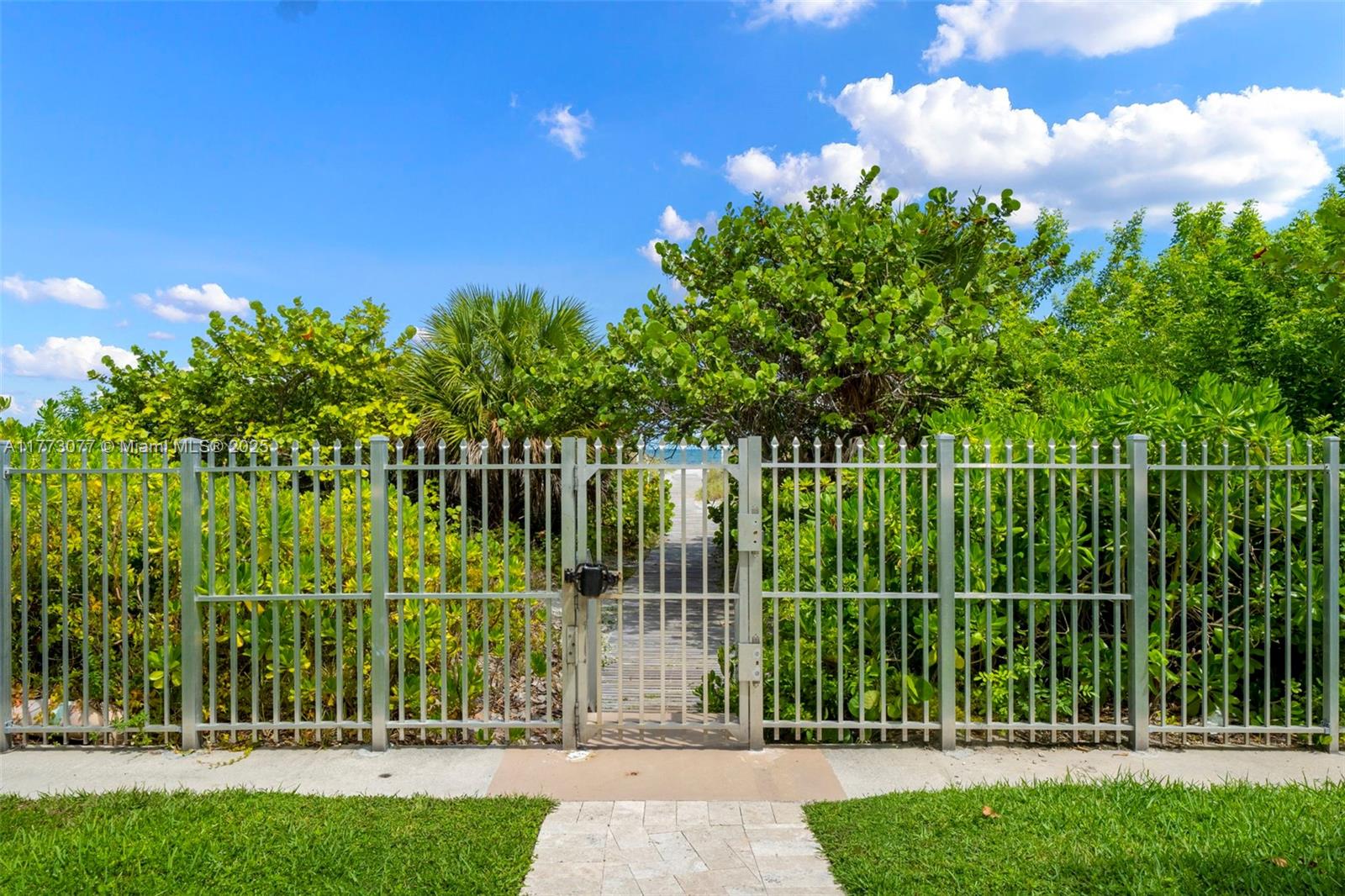177 Ocean Lane Dr #303, Key Biscayne FL 33149