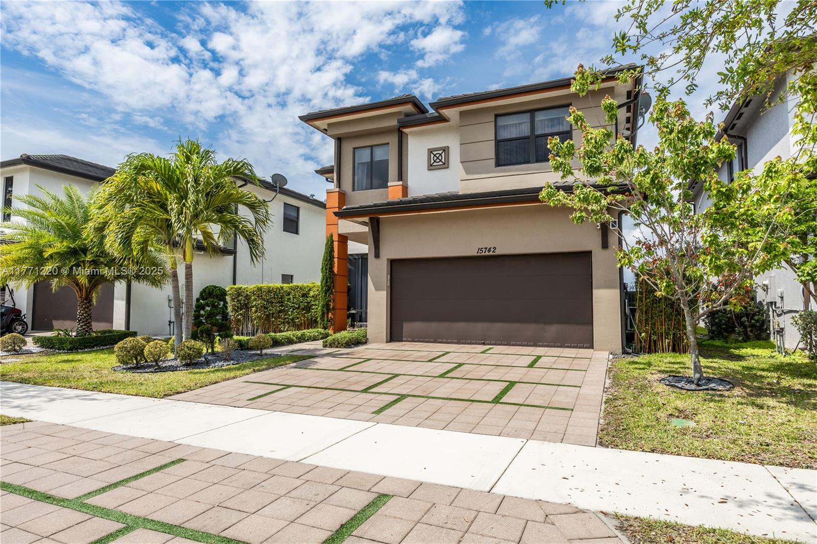 15742 NW 88th Ave, Miami Lakes, Florida image 2