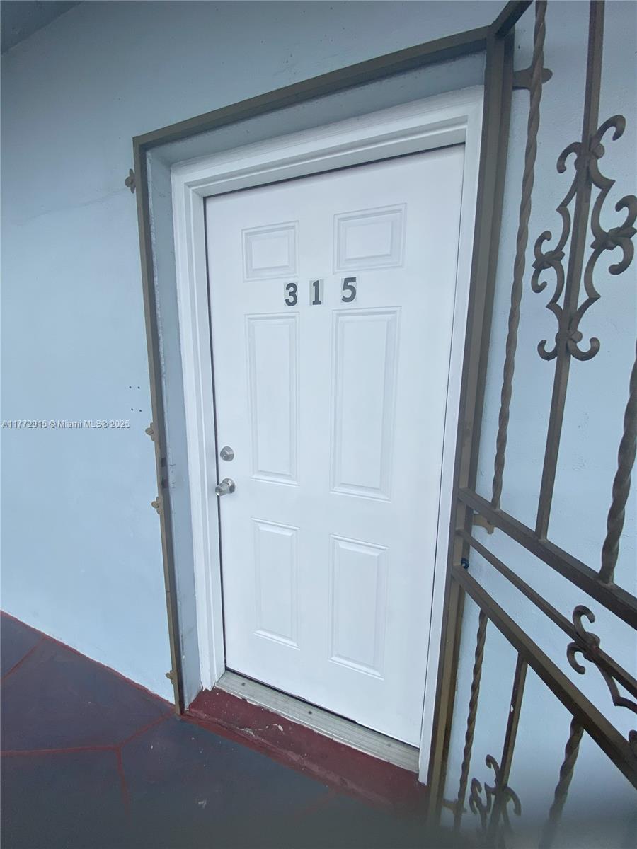 6070 W 19th Ave #315, Hialeah, Florida image 3