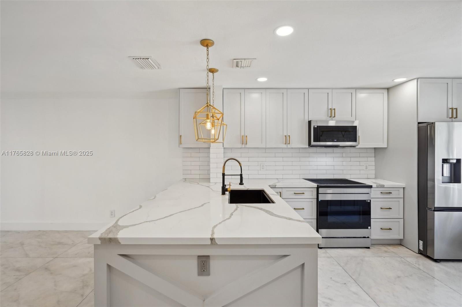 627 NW 208th Dr, Pembroke Pines, Florida image 11