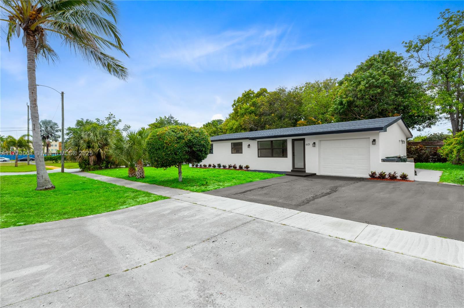 601 NW 35th Ter, Lauderhill, Florida image 2