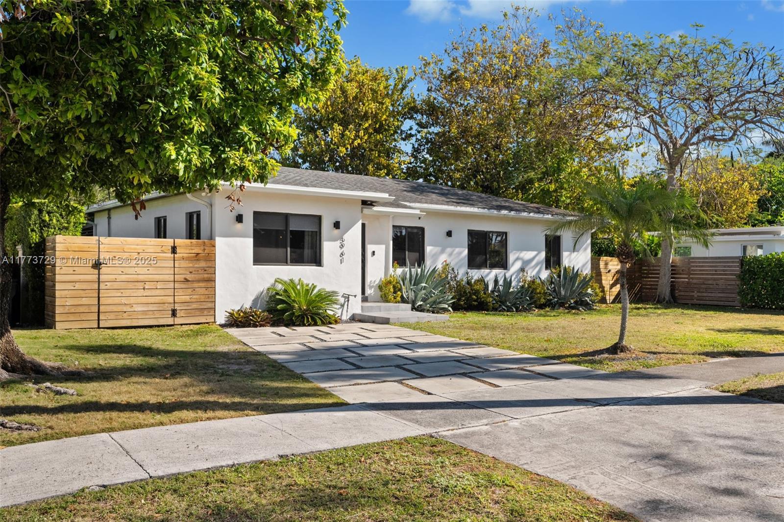 5961 SW 45th St  For Sale A11773729, FL
