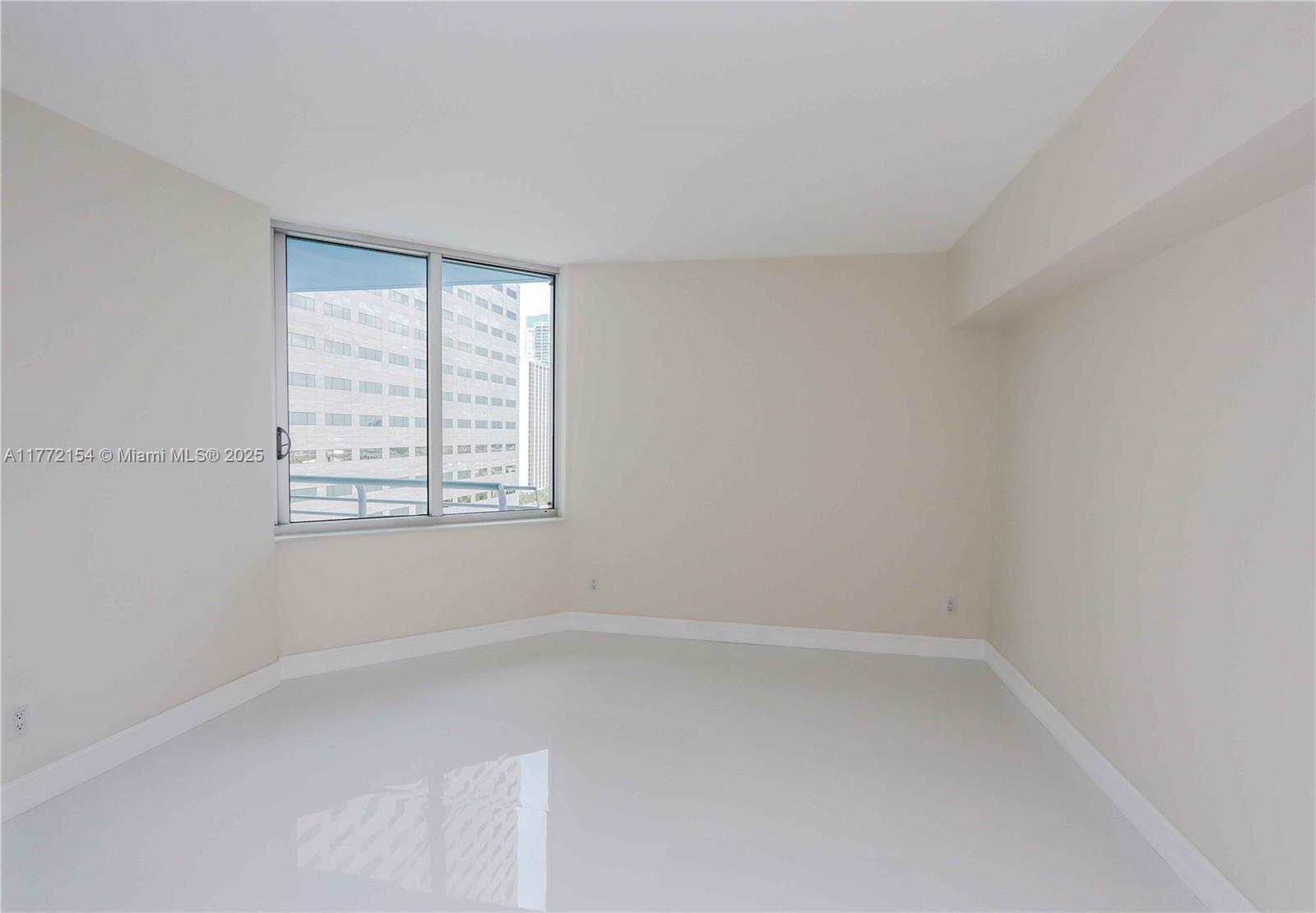 325 S Biscayne Blvd #1922, Miami FL 33131