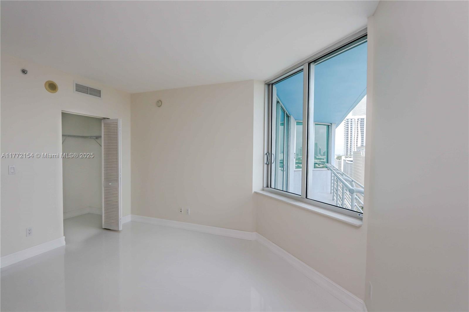 325 S Biscayne Blvd #1922, Miami FL 33131