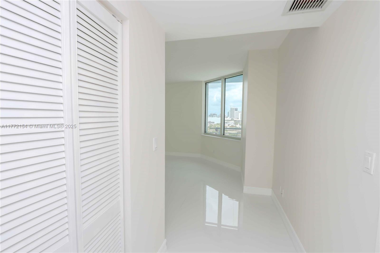 325 S Biscayne Blvd #1922, Miami FL 33131