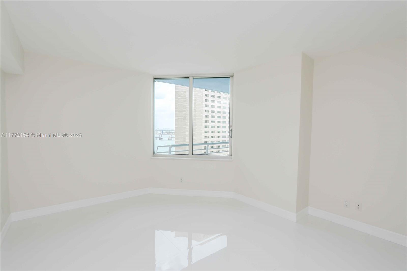 325 S Biscayne Blvd #1922, Miami FL 33131