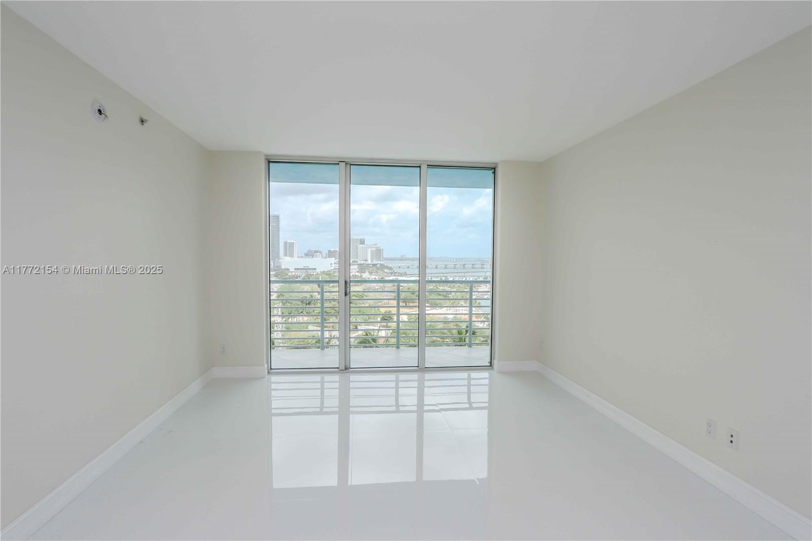 325 S Biscayne Blvd #1922, Miami FL 33131